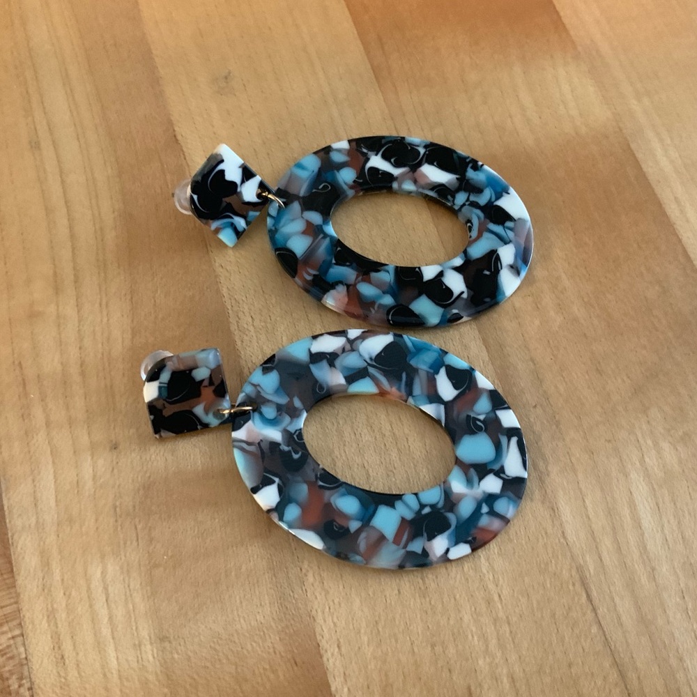 🆕Blue Acrylic Geometric Statement Earrings - Picture 4 of 5